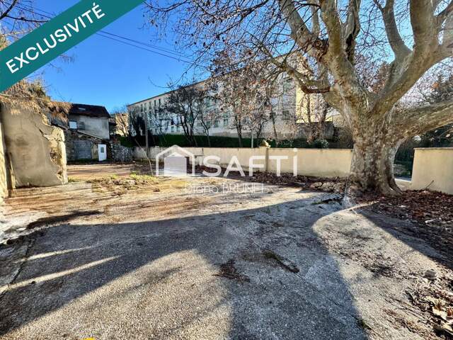 Terrain constructible viabilisé de 390m² — photo du bien