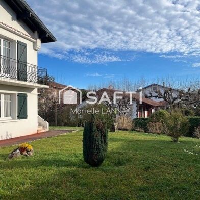 Maison 8 pièces 840000 €