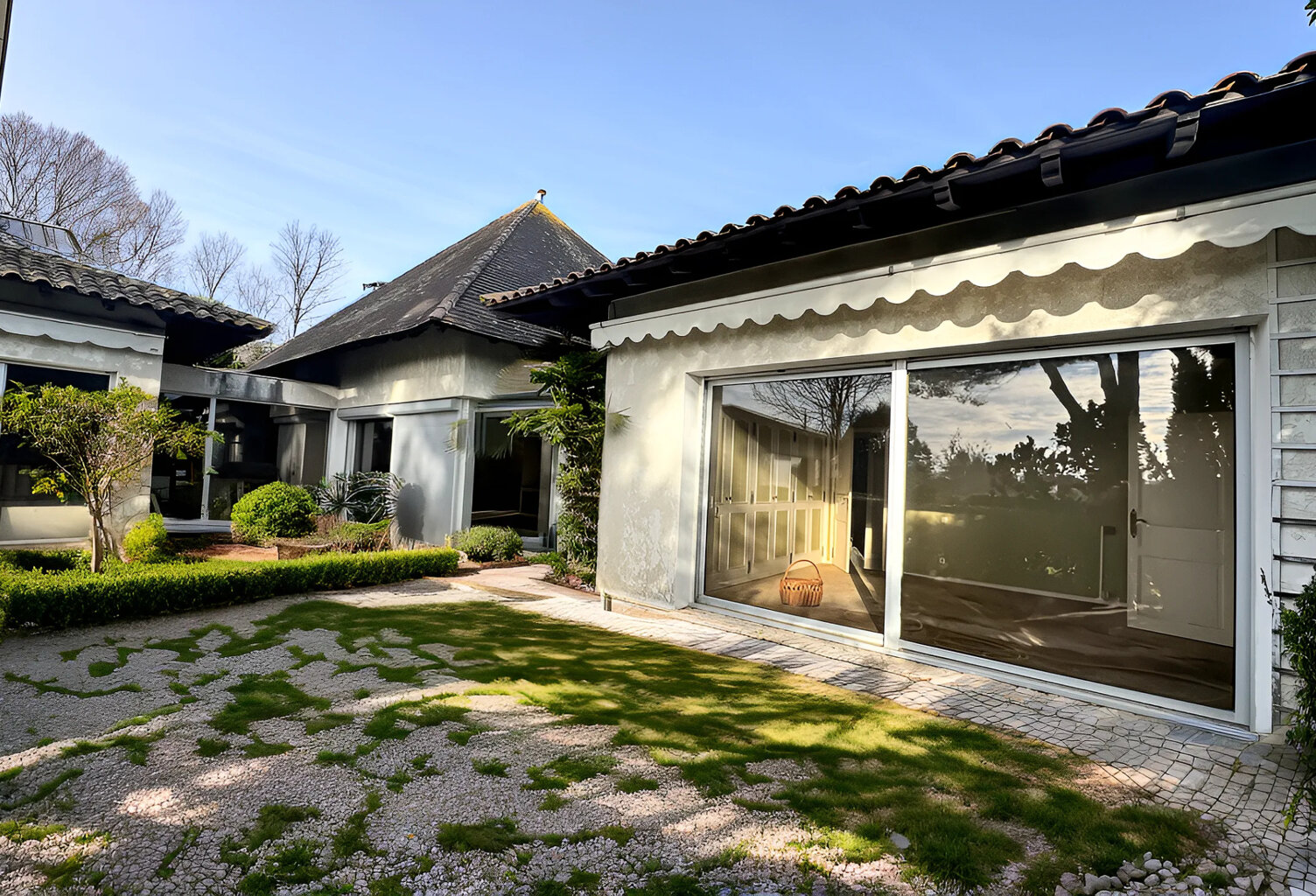 BORD DE DORDOGNE, maison d'Architecte sur 240 m2 à RENOVER — photo 1