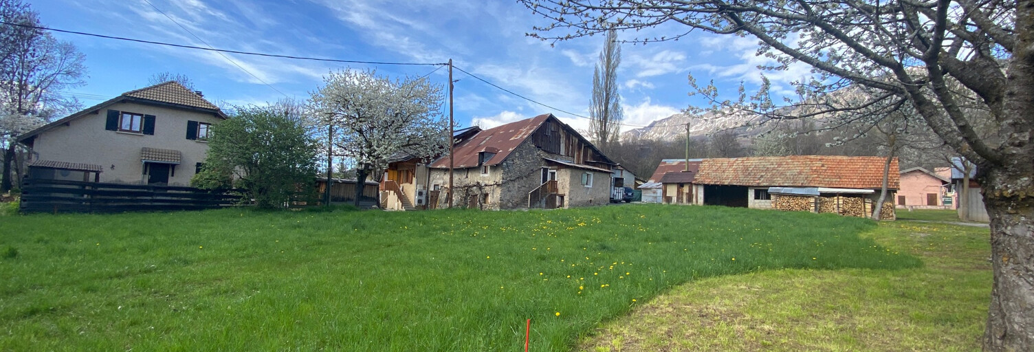 Terrain   m² à vendre à Chorges (05230)