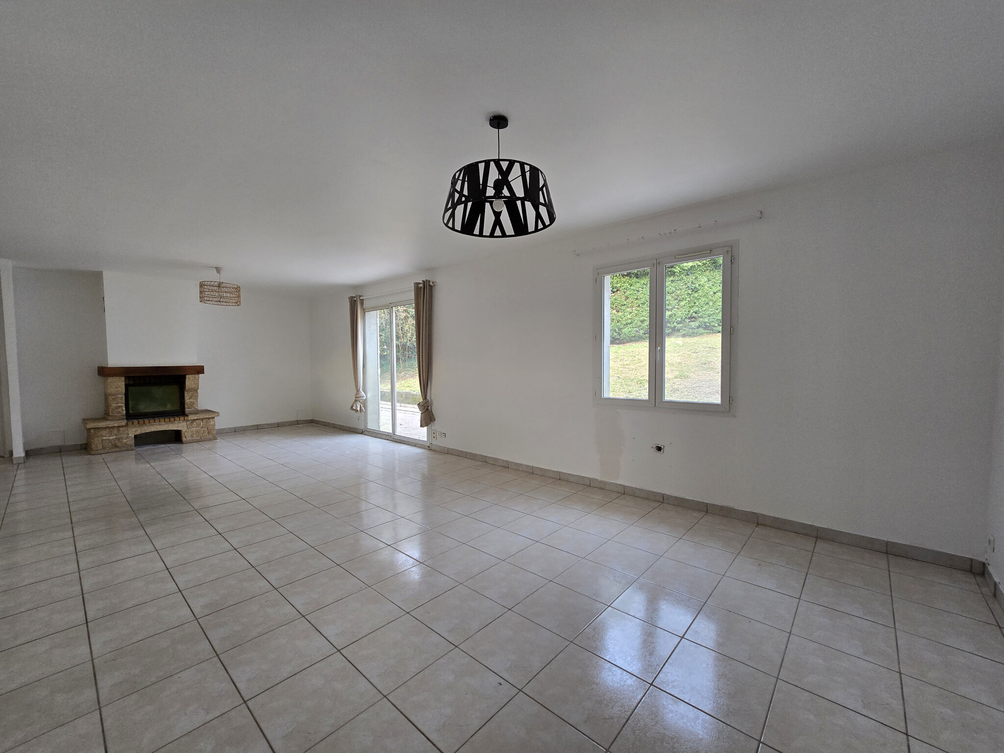 Villa / Maison  T4 à louer Quins 12800