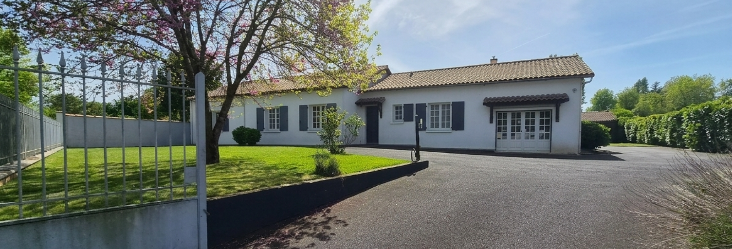 Maison 9 Pièces 218 m² à vendre à Aigondigné (79370)