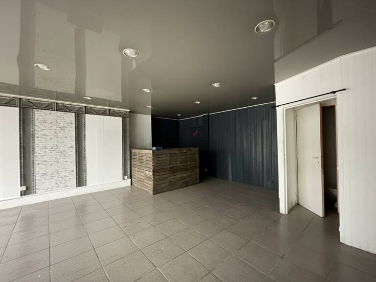 Local commercial — photo 1