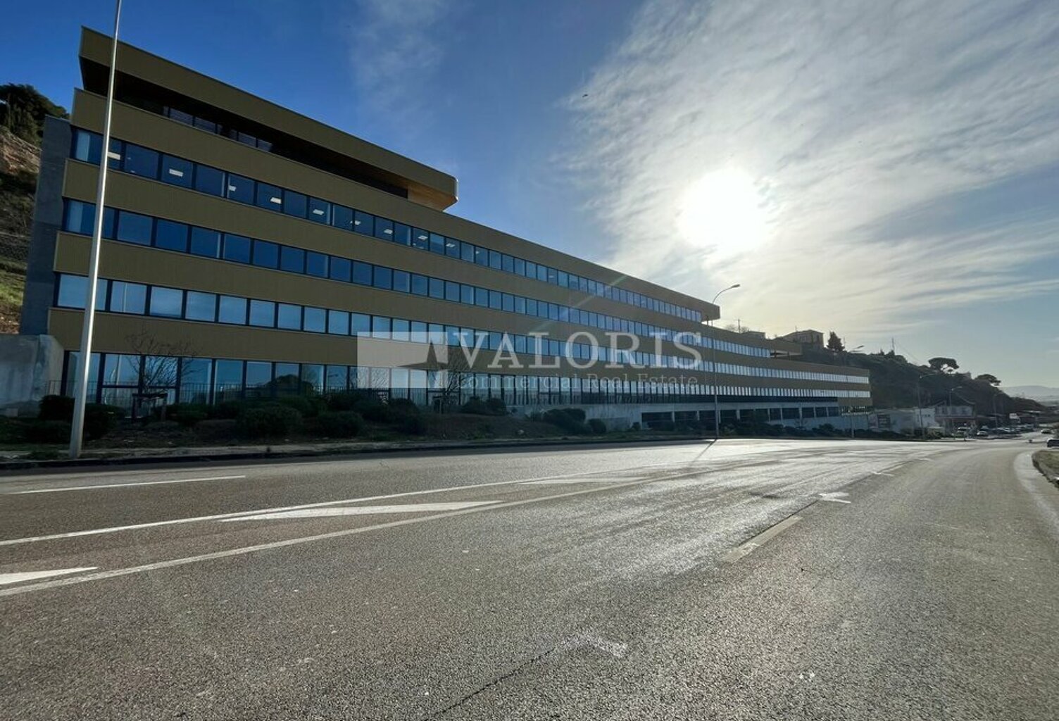 BUREAUX à LOUER — photo 1