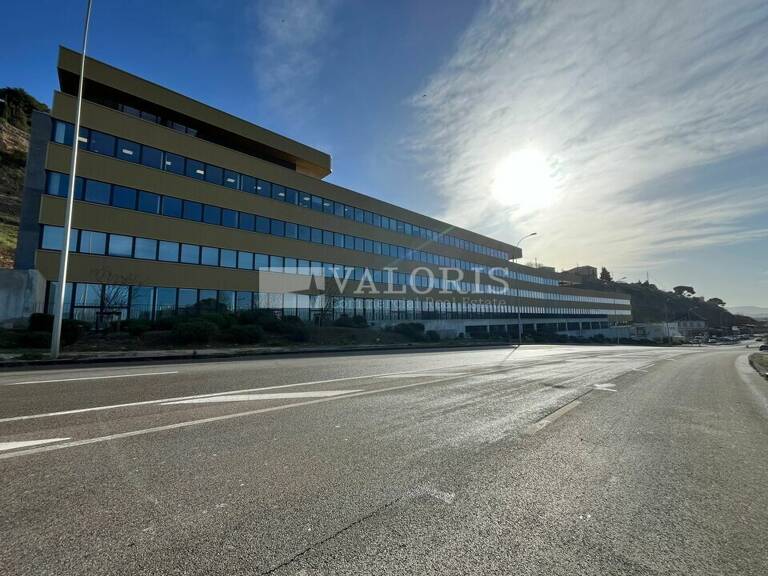 BUREAUX à LOUER — photo 1