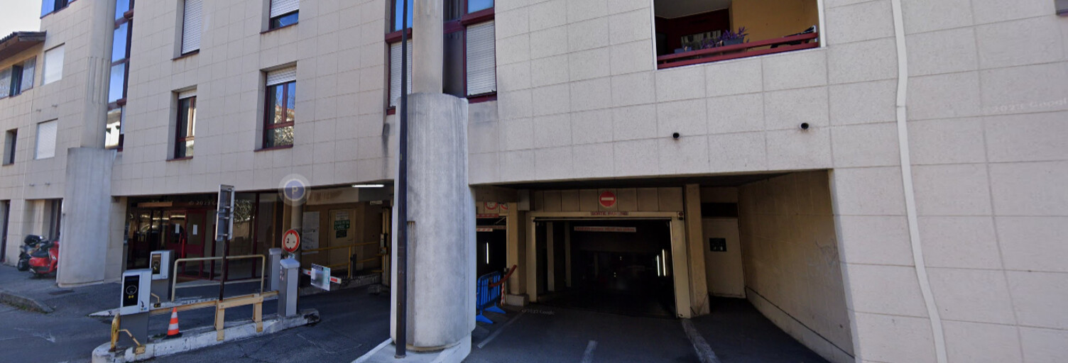 Garage  14 m² à louer à Aix-en-Provence (13090)