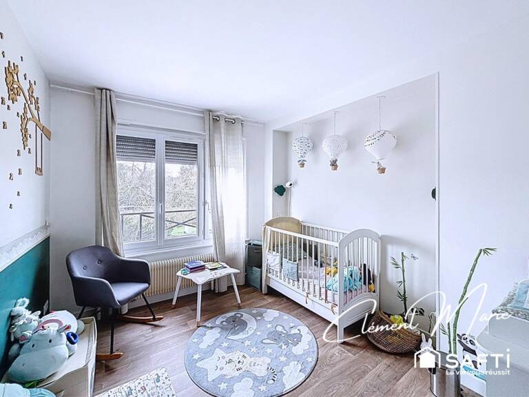 Charmante maison mitoyenne d'un coté avec 4 chambres, garage, terrain de 409 m2 — photo 1
