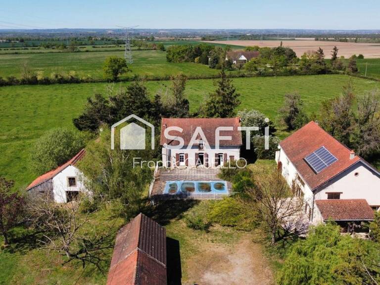PROCHE VICHY IDEAL GÎTE   AVEC 2 HABITATIONS SUR UN HECTARE — photo 1