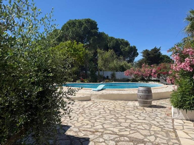 Villa de 7 pièces principales — photo 1