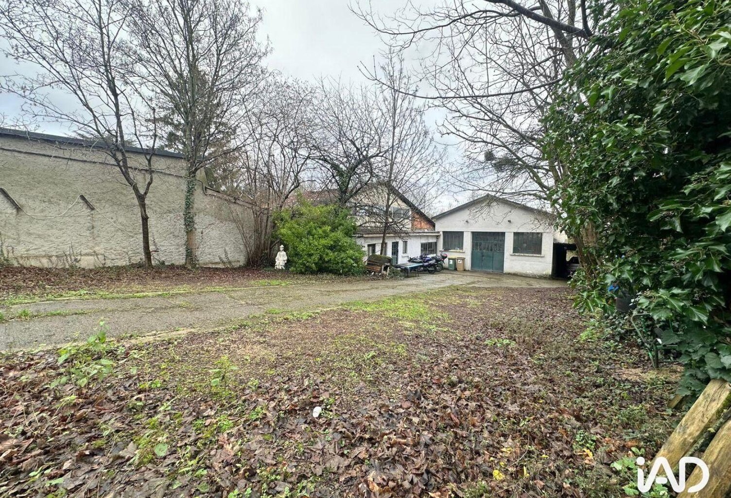 Vente Atelier 180 m&sup2; — photo 1