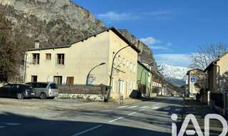 Maison 9 Pièces 179 m² à vendre à Espinasses (05190)