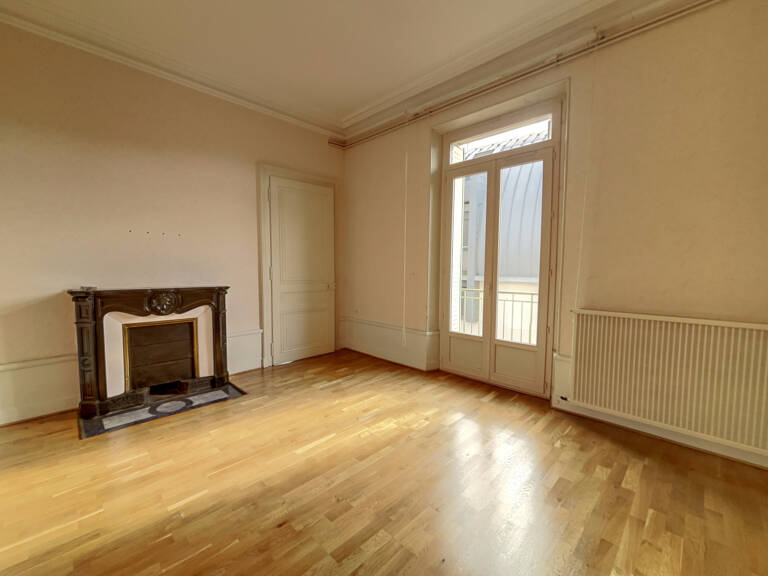 AIX-LES-BAINS - Hypercentre Appartement T4 de 106m2 — photo 1