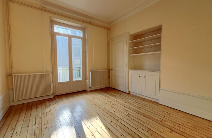 AIX-LES-BAINS - Hypercentre Appartement T4 de 106m2 — photo 2