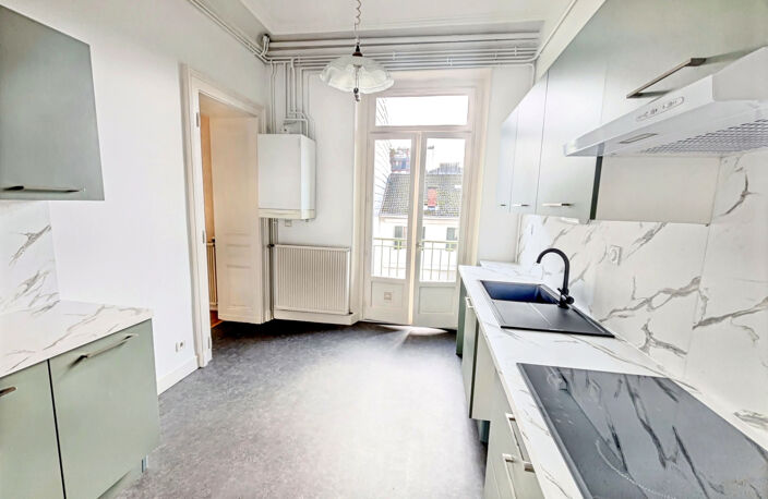 AIX-LES-BAINS - Hypercentre Appartement T4 de 106m2 — photo 3