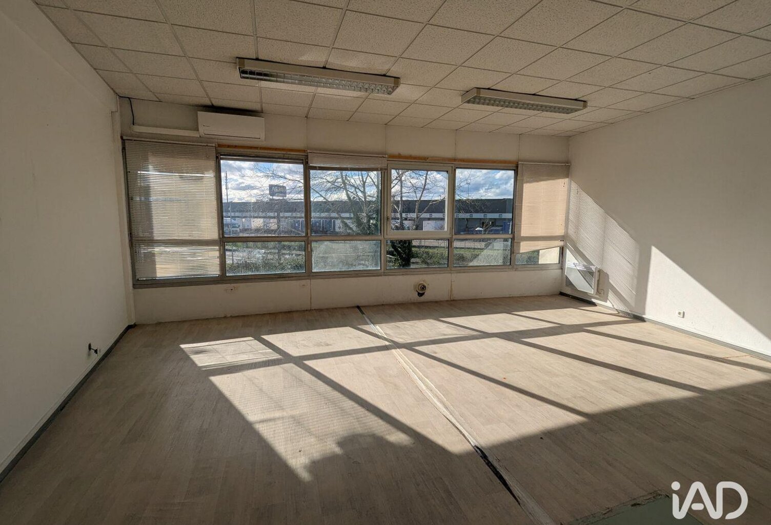 Vente Bureaux 35 m&sup2; — photo 1