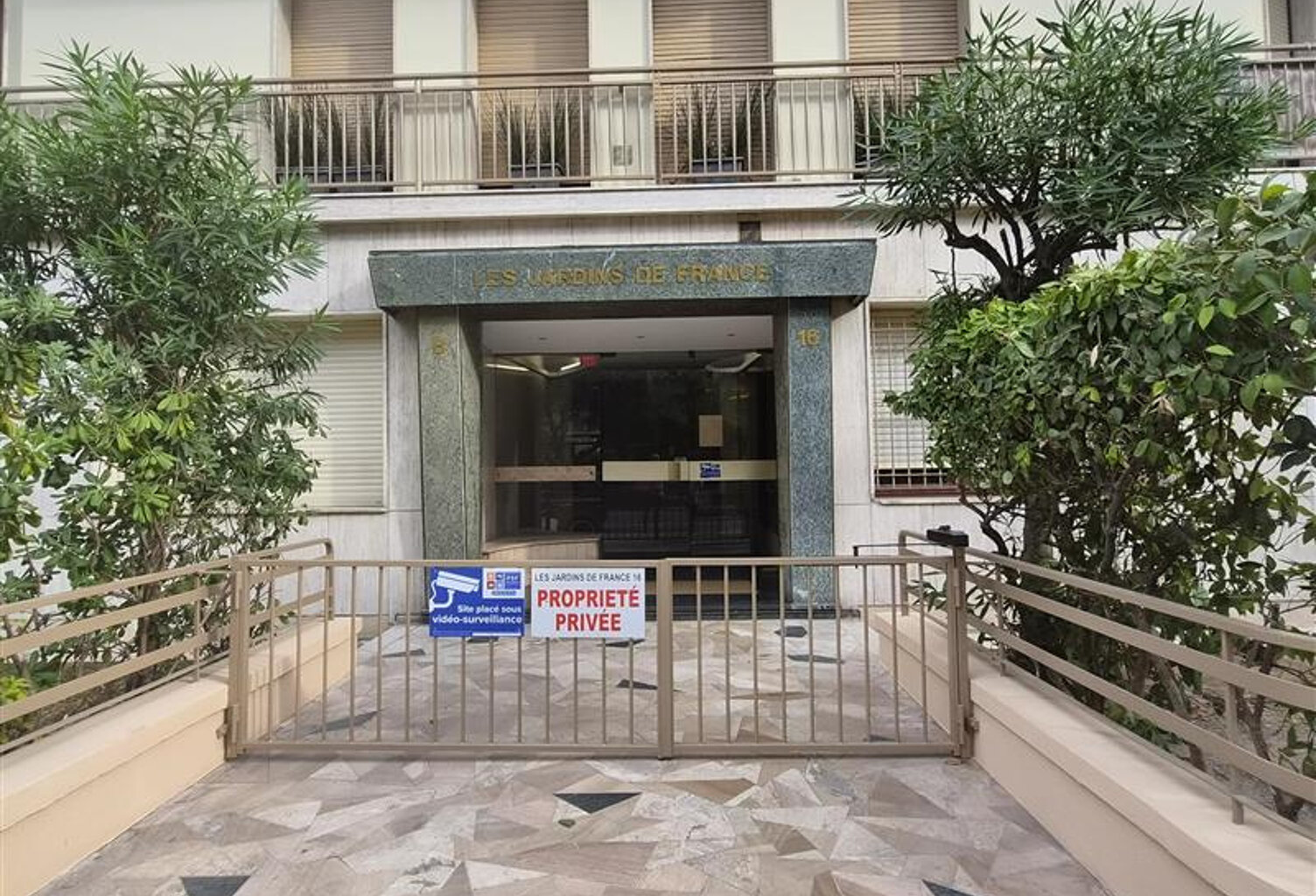 A LOUER LOCAL PROFESSIONEL NICE LIBERATION — photo 1