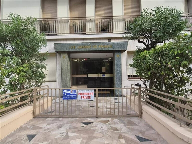 A LOUER LOCAL PROFESSIONEL NICE LIBERATION — photo 1