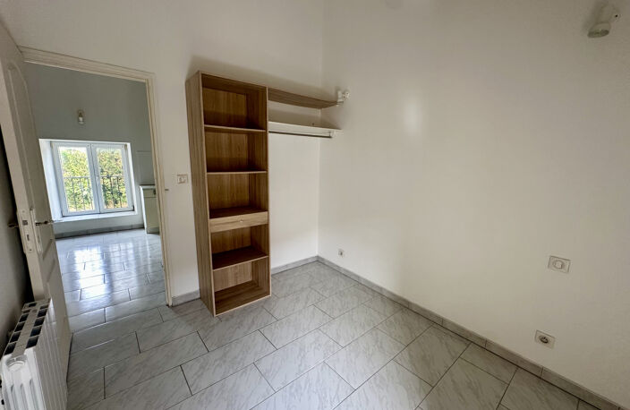 LOCATION APPARTEMENT 3 PIECES AUJARGUES — photo 4