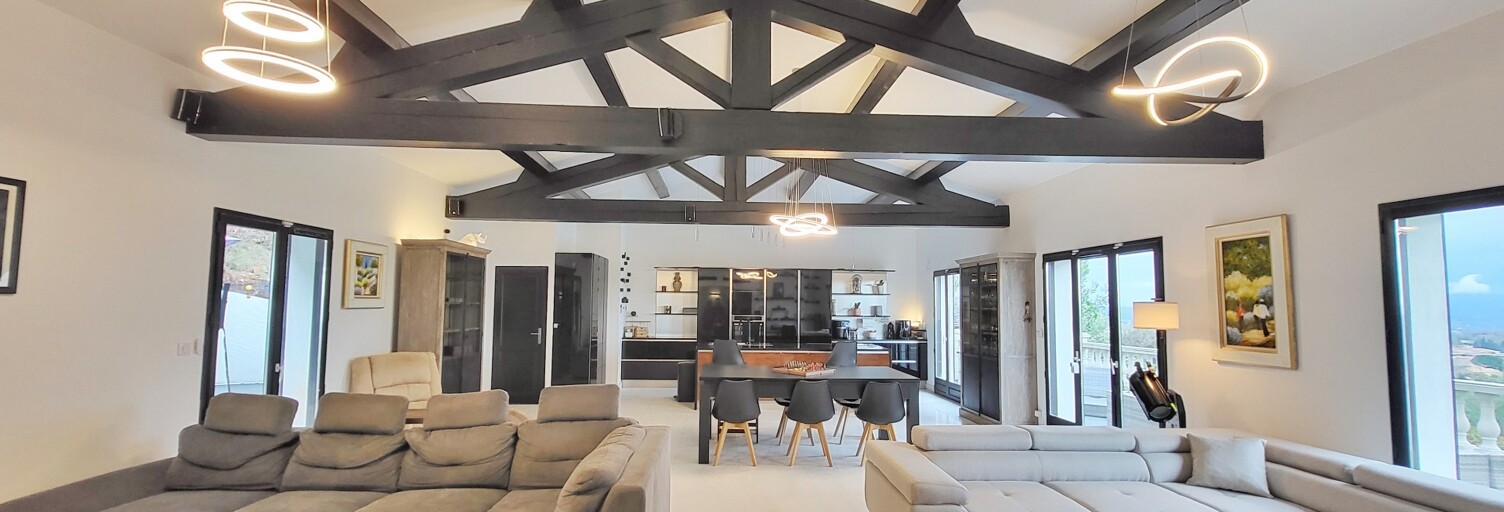 Maison 7 Pièces 237 m² à vendre à Cuers (83390)