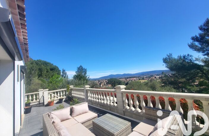 Vente Maison/villa 7 pièces — photo 2