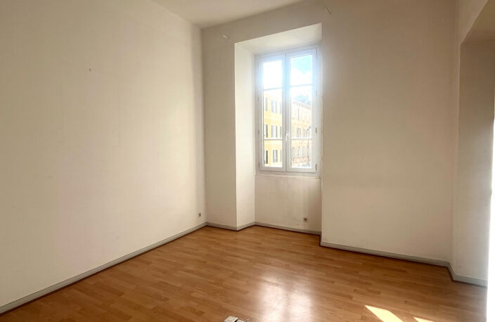 Vente Ajaccio T7 centre ville — photo 2
