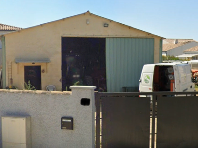 A vendre terrain d'environ 835m2 avec hangar — photo 1