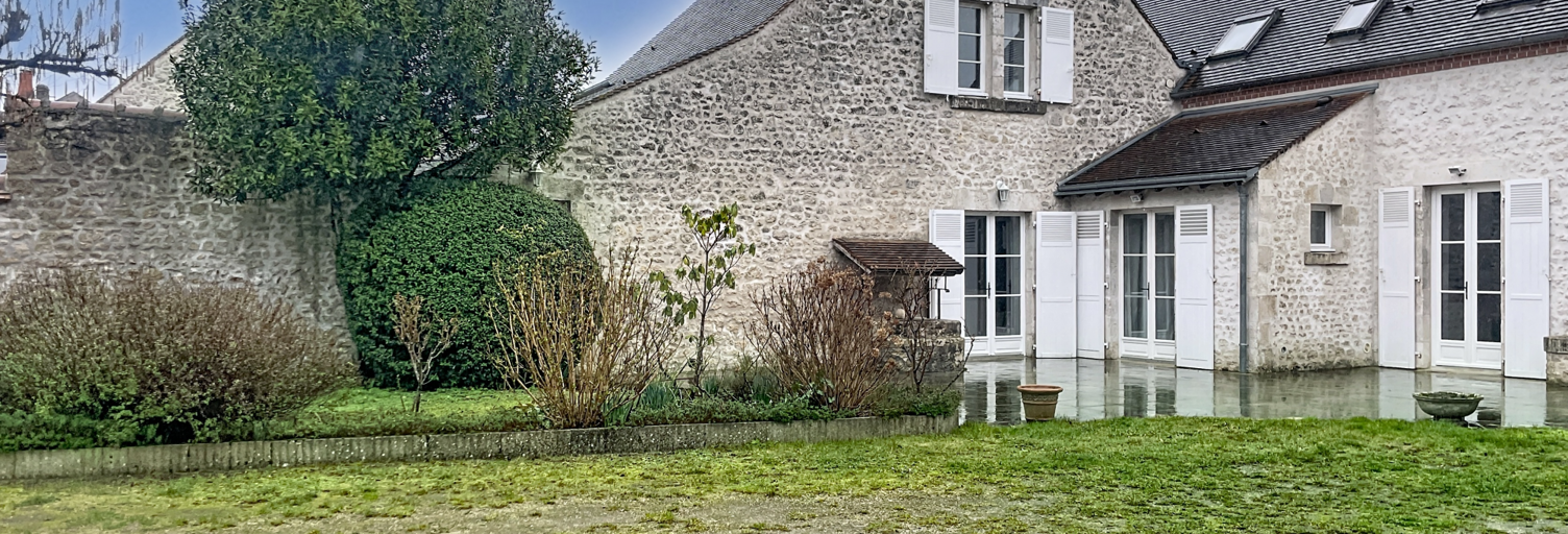 Maison 8 Pièces 231 m² à vendre à Saint-Hilaire-Saint-Mesmin (45160)