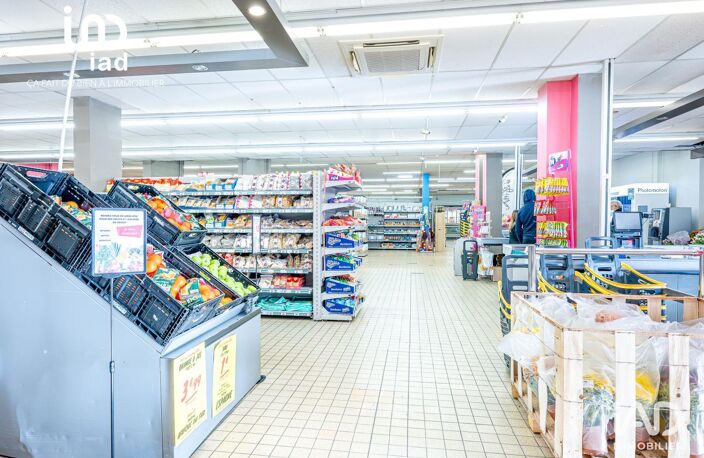 Vente Murs commerciaux 1 900 m&sup2; — photo 3