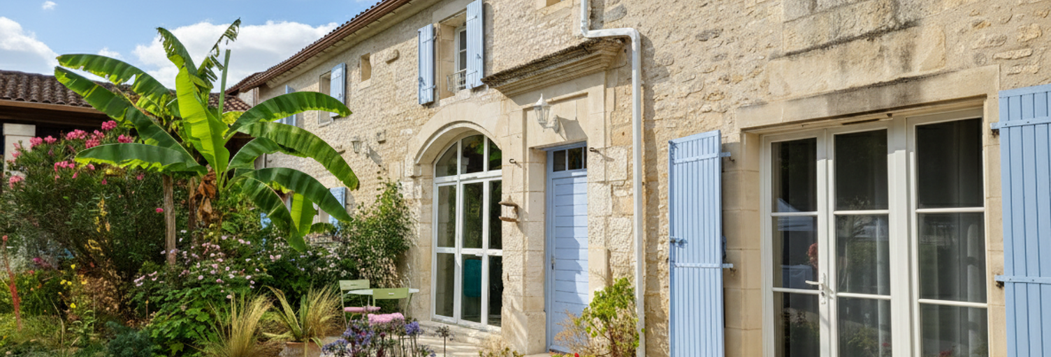 Maison 10 Pièces 279 m² à vendre à Échallat (16170)