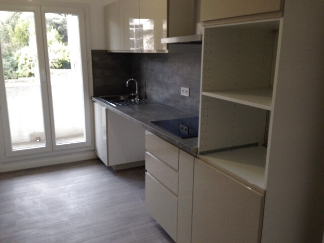 Appartement  T3 à louer Marseille 8eme 13008