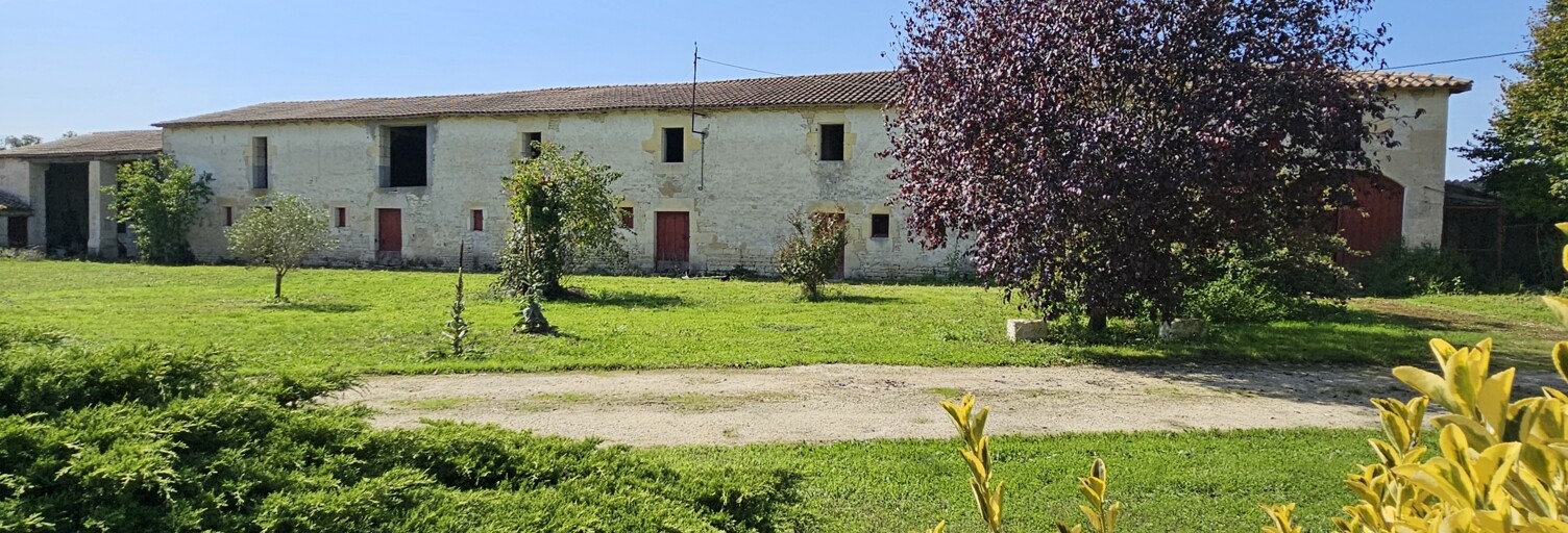 Maison 8 Pièces 301 m² à vendre à Beauvoir-sur-Niort (79360)