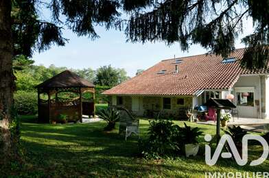 Maison 14 pièces 749000 €