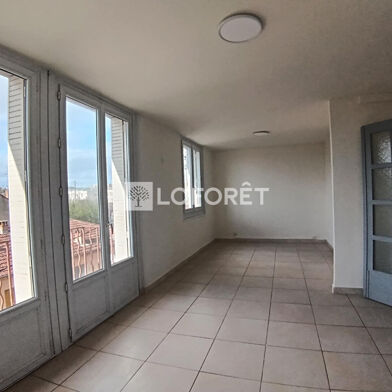 Appartement 3 pièces 700 €