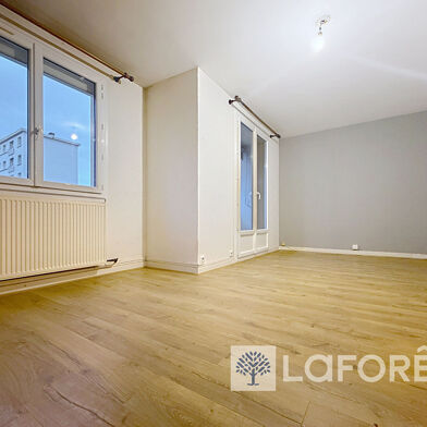 Appartement 4 pièces 750 €