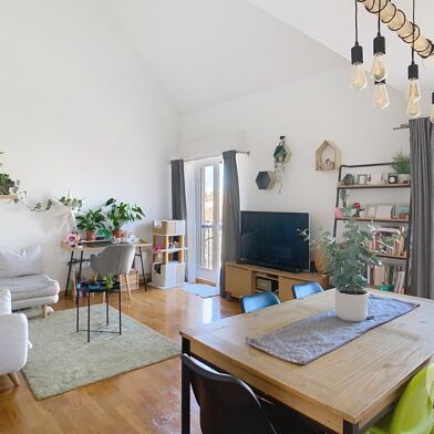 Appartement 4 pièces 325500 €