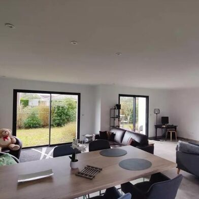 Maison 4 pièces 1900 €