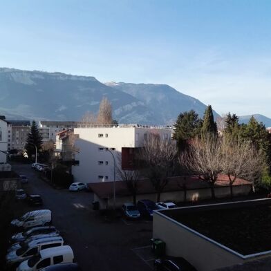 Appartement 3 pièces 1020 €