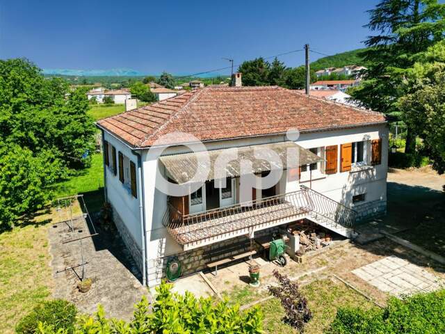 Maison avec 3 chambres et garage à Ruoms, proche commerces — photo du bien