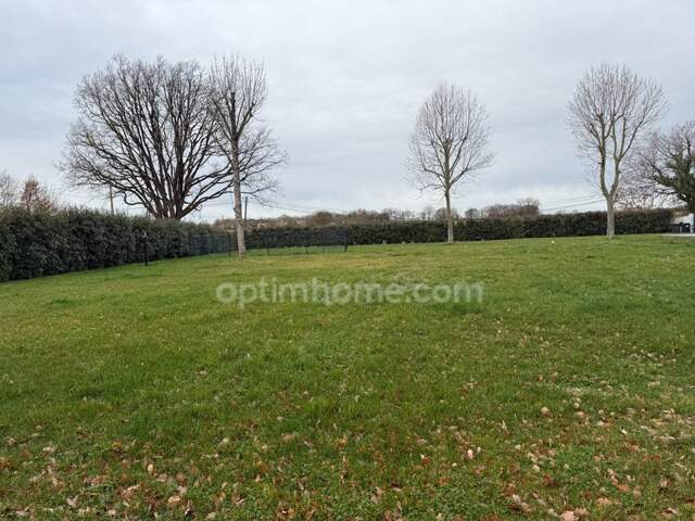 Terrain 1631 m² — photo du bien