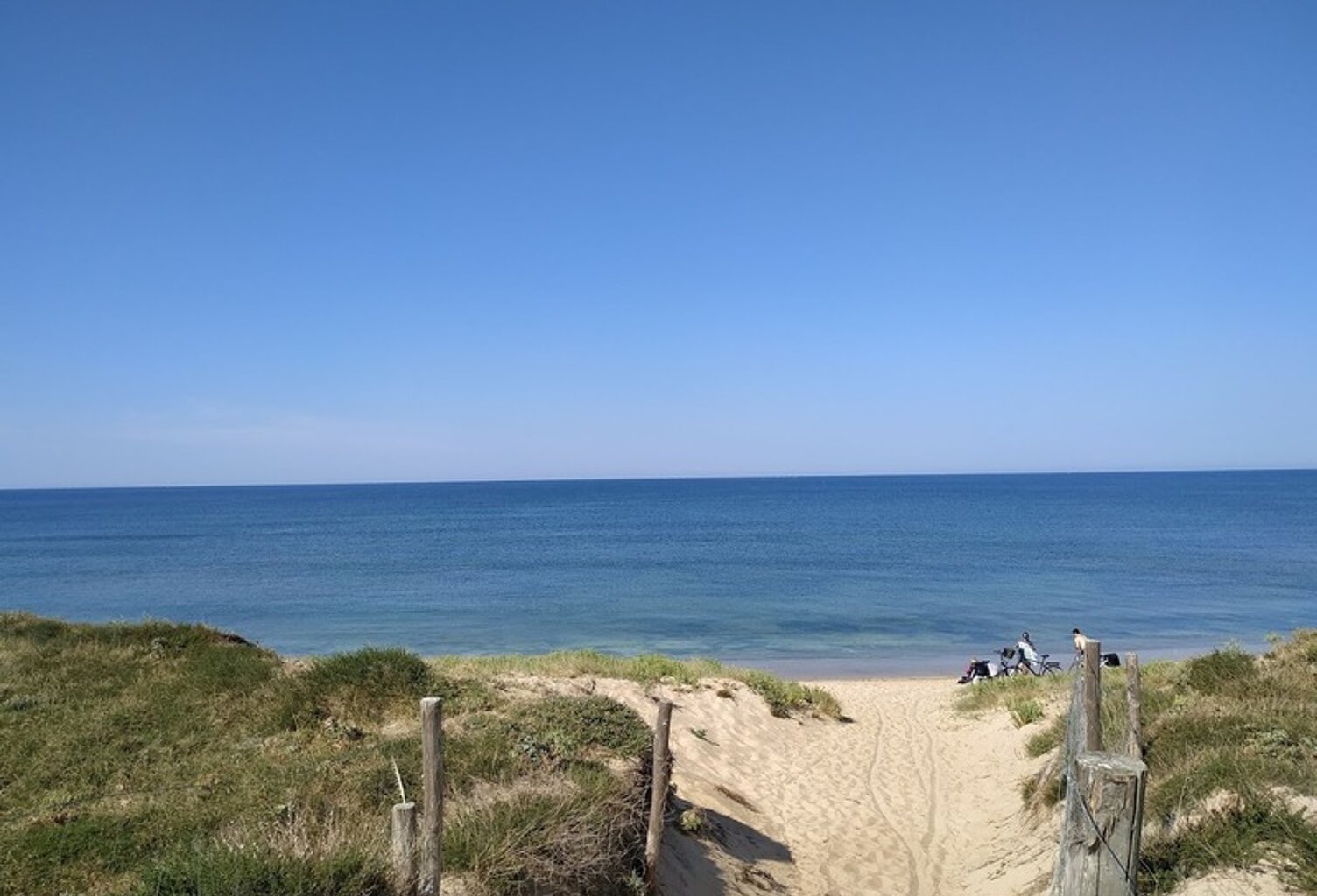 ST-PIERRE D'OLERON (17), emplacement N°1 à 300m² plage, A Vendre Terrain 2.500m² avec permis aménager 4 maisons — photo 1