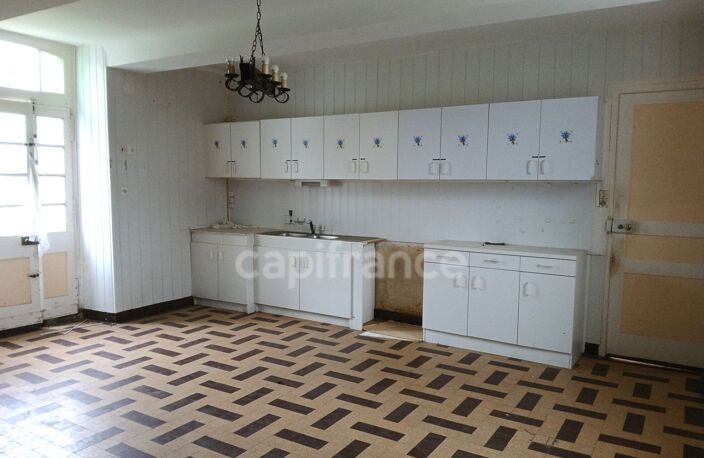 À vendre – Ancien presbytère à réinventer, 10 min de Vire Normandie — photo 4