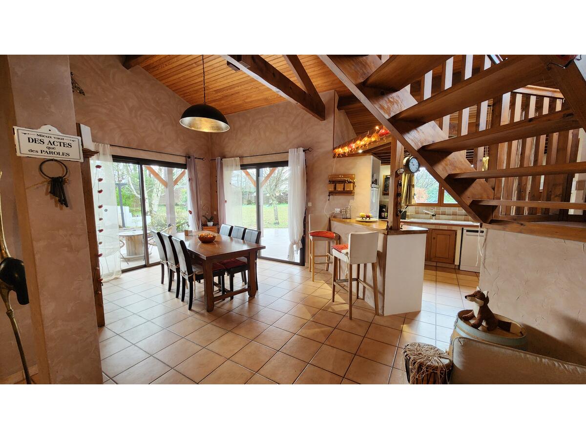 Villa / Maison  T6 à vendre Pian-Médoc (Le) 33290