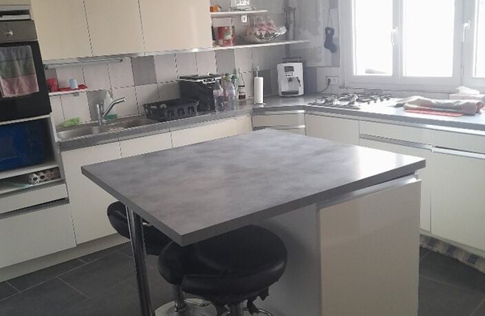 À vendre proche de SEZANNE, maison de 5 pièces avec une dépendance et son jardin — photo 2