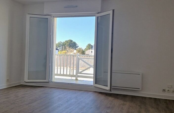 Appartement 3 pièces lumineux avec balcon – au calme, proche commerces — photo 3