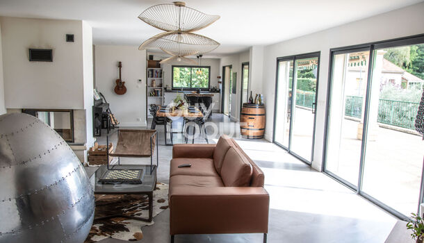 Villa / Maison 9 pièces  à louer Aubenas 07200