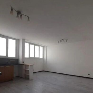 Appartement 4 pièces 900 €