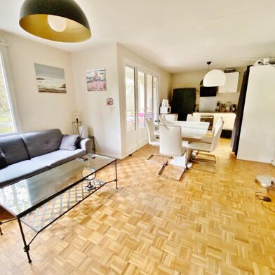Appartement 4 pièces 1355 €