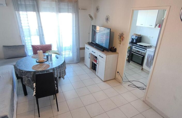 LA MANADE Nîmes appartement de type 3 et terrasse — photo 2