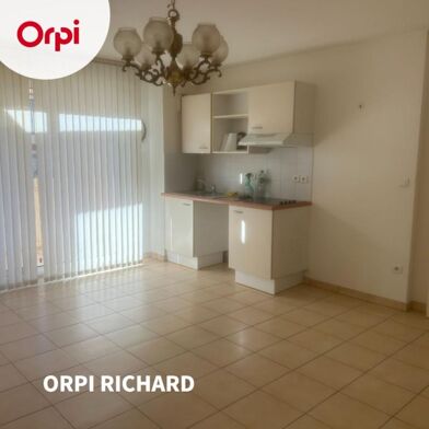 Appartement 3 pièces 890 €