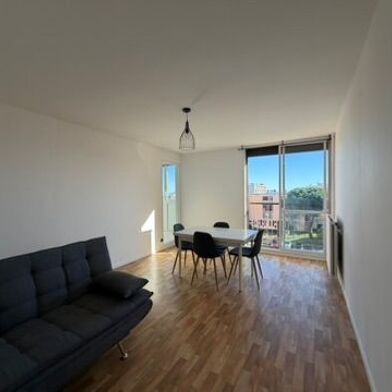 Appartement 3 pièces 860 €